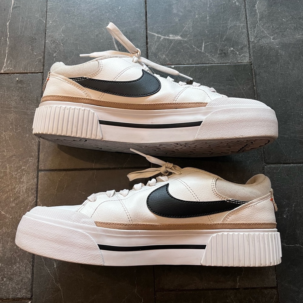Women’s Nike Court Legacy Lift Sneakers